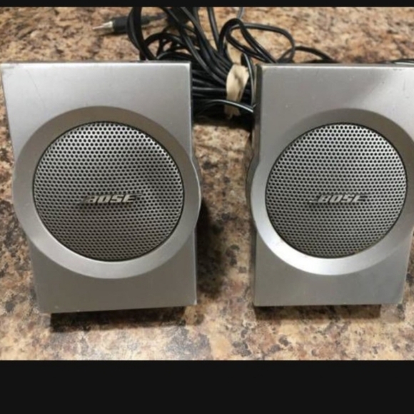 Bose Companion 3 Series Multimedia Speaker System - In box - Picture 3 of 5
